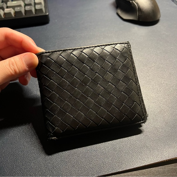 Bottega Veneta Classic Bi-Fold Leather Wallet - Picture 1 of 8